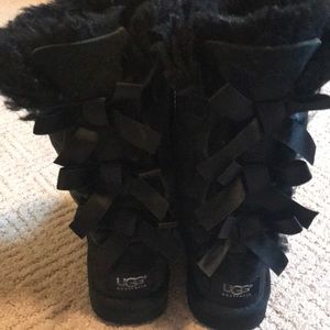 Black bow UGGs size 13